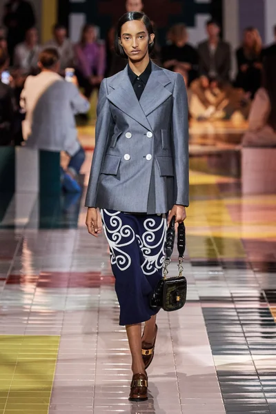 Look 9